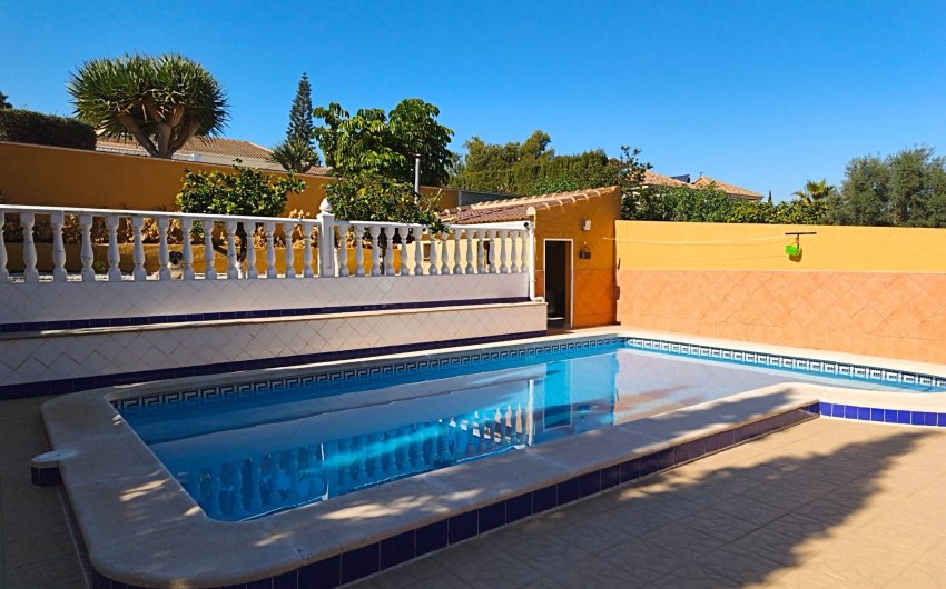 Revente - Villa -
Torrevieja - Los Balcones