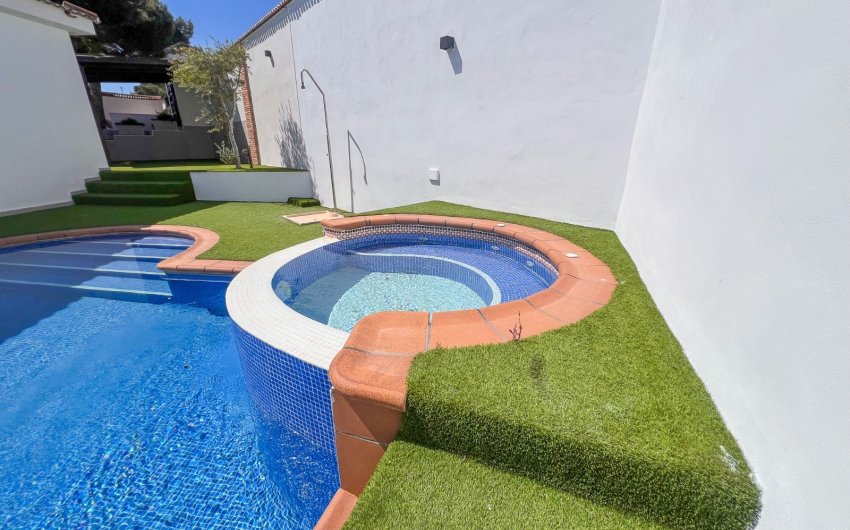 Revente - Villa -
Torrevieja - Los Balcones