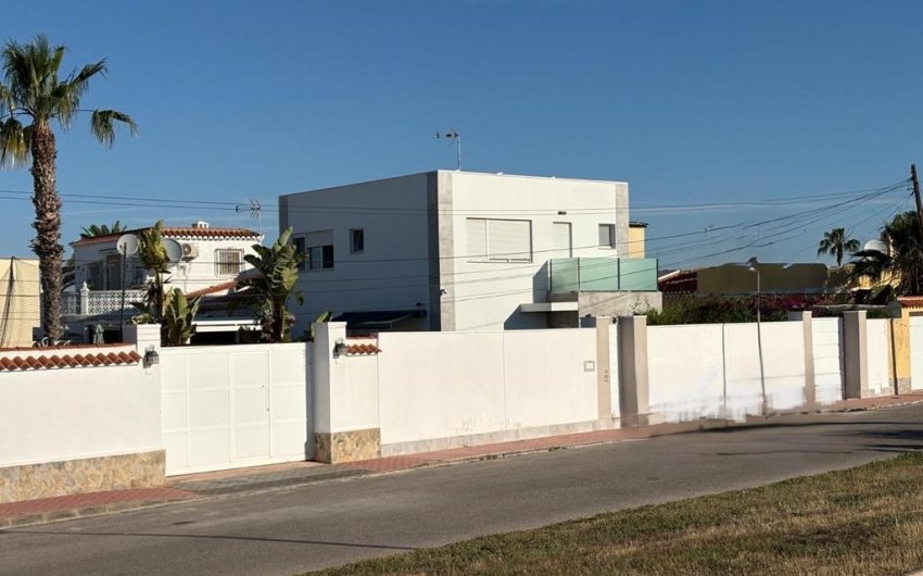 Revente - Villa -
Torrevieja - Torreta Florida