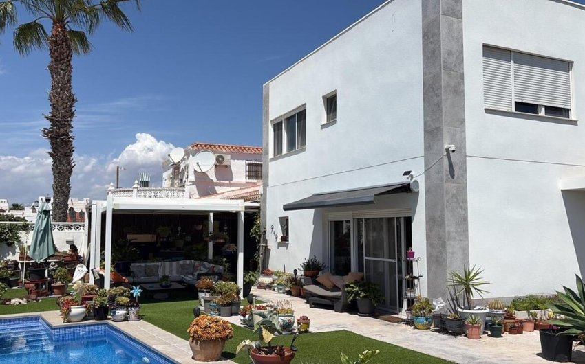 Revente - Villa -
Torrevieja - Torreta Florida