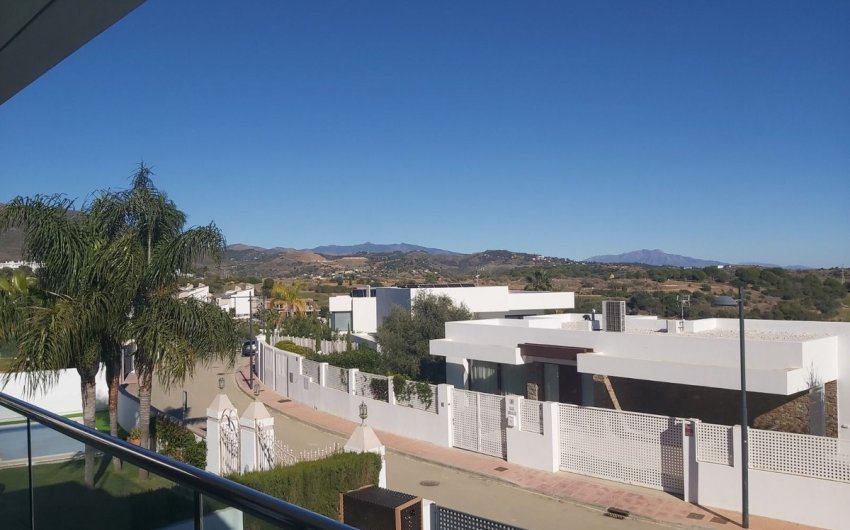 Revente - Villa -
Valle Romano Golf - Inland