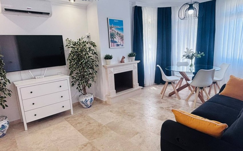 Revente - Villa -
Villamartin - Costa Blanca