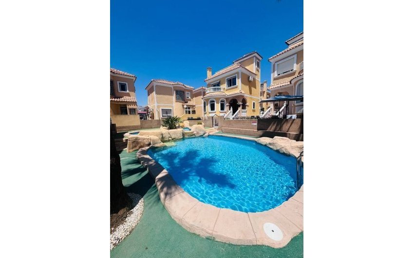 Revente - Villa -
Villamartin - Costa Blanca