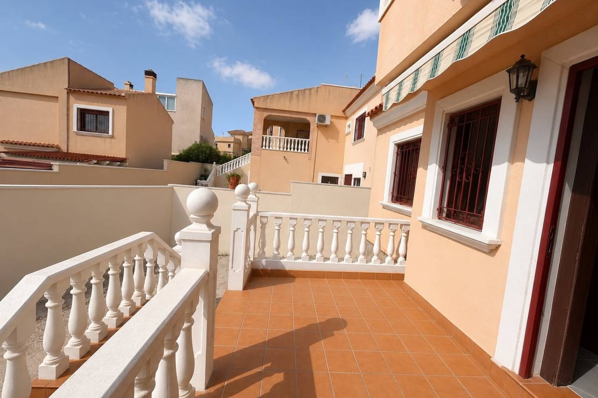 Revente - Villa -
Villamartin - Costa Blanca