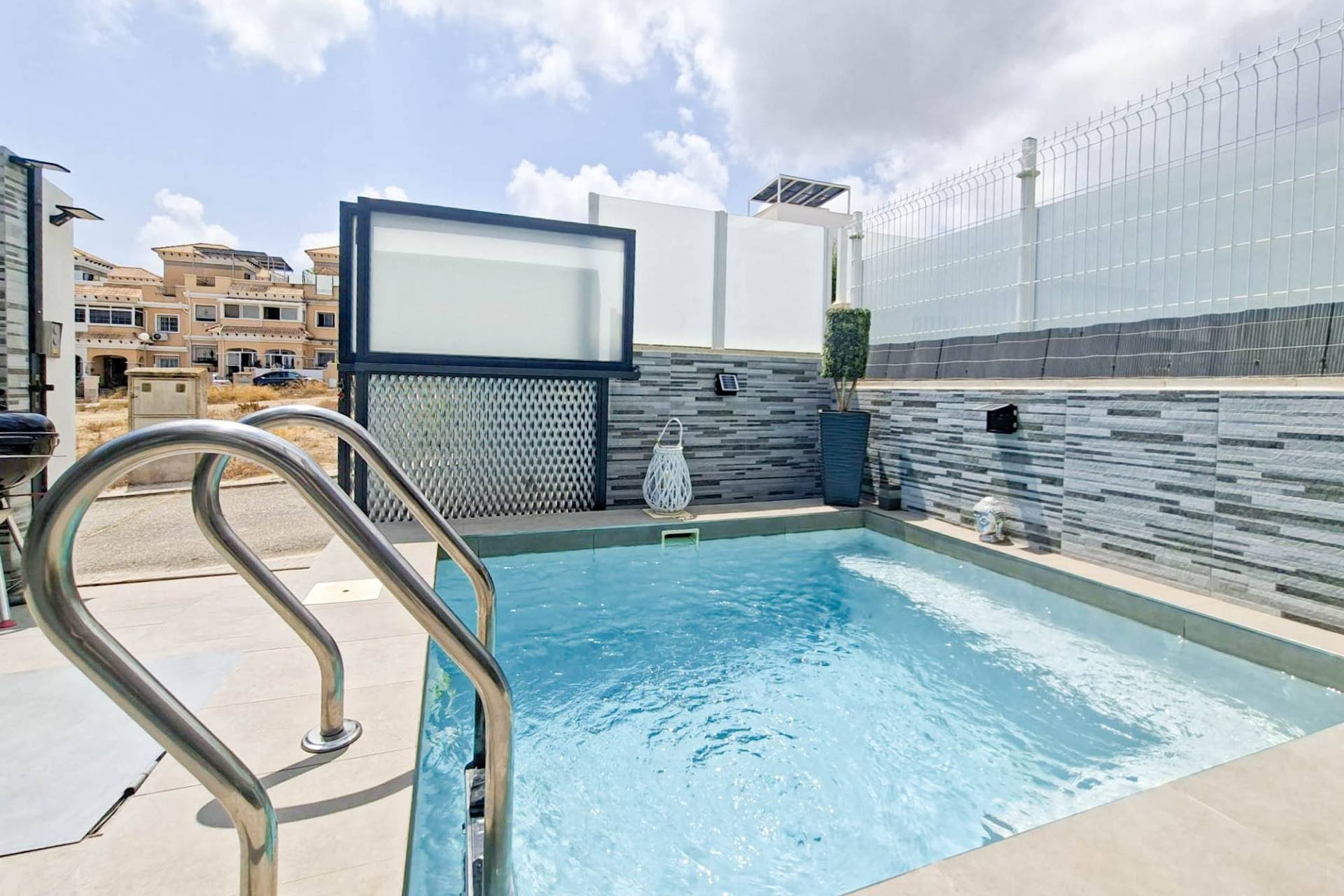 Revente - Villa -
Villamartin - Costa Blanca