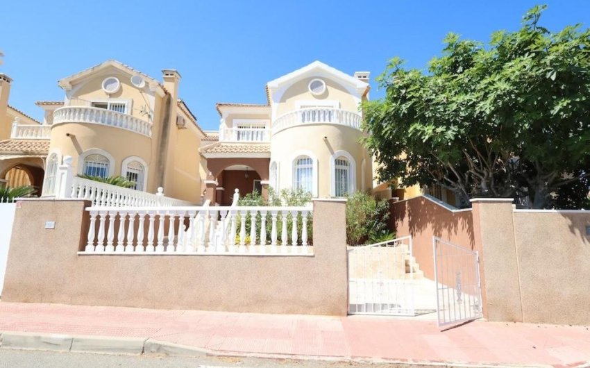 Revente - Villa -
Villamartin - Costa Blanca