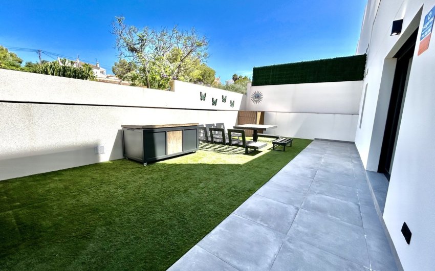 Revente - Villa -
Villamartin - Costa Blanca