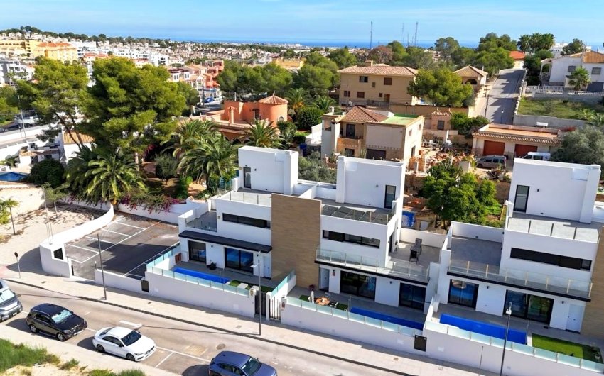 Revente - Villa -
Villamartin - Costa Blanca