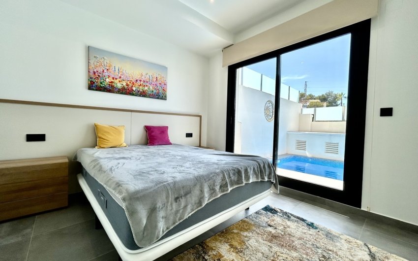 Revente - Villa -
Villamartin - Costa Blanca