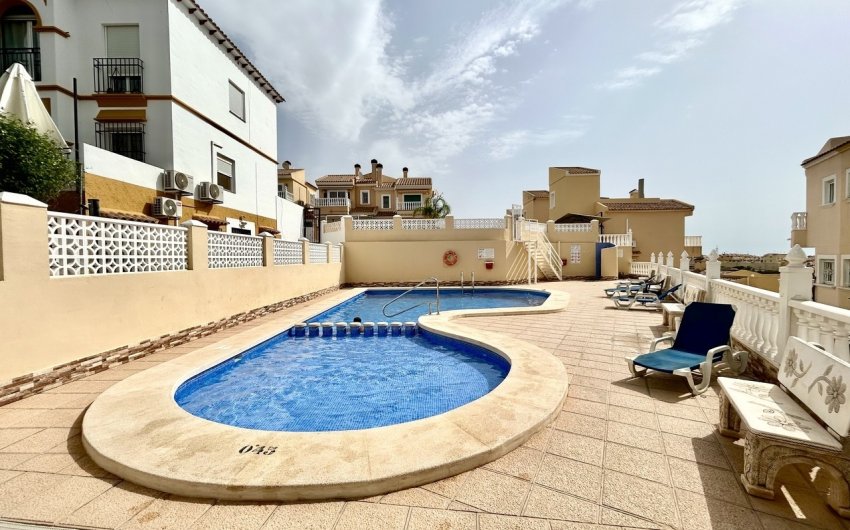 Revente - Villa -
Villamartin - Costa Blanca