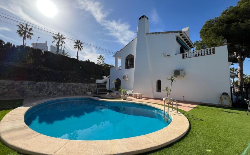 Revente - Villa -
Villamartin - Costa Blanca