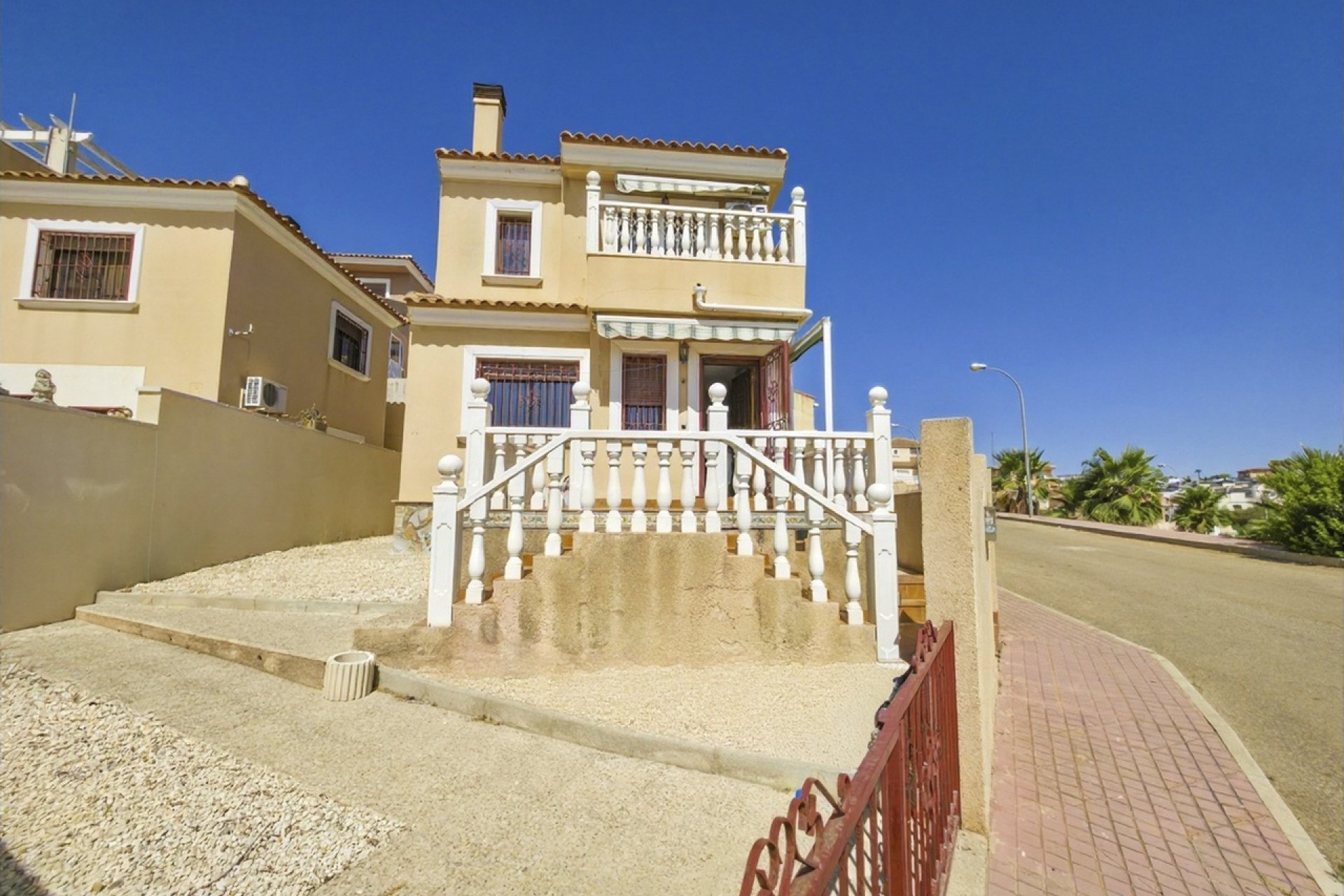 Revente - Villa -
Villamartin - Costa Blanca