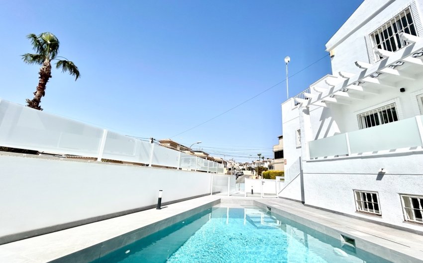 Revente - Villa -
Villamartin - Costa Blanca