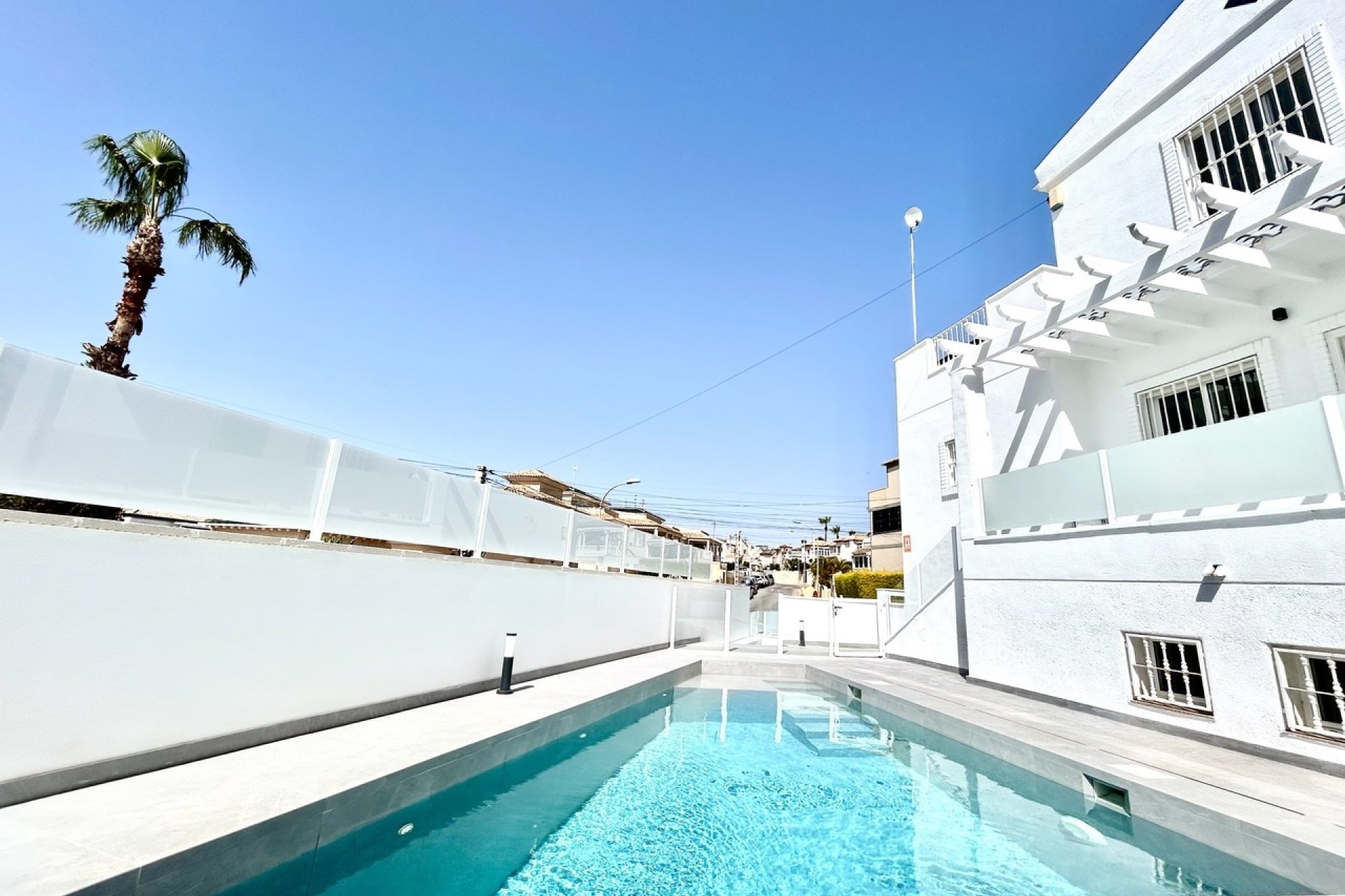 Revente - Villa -
Villamartin - Costa Blanca