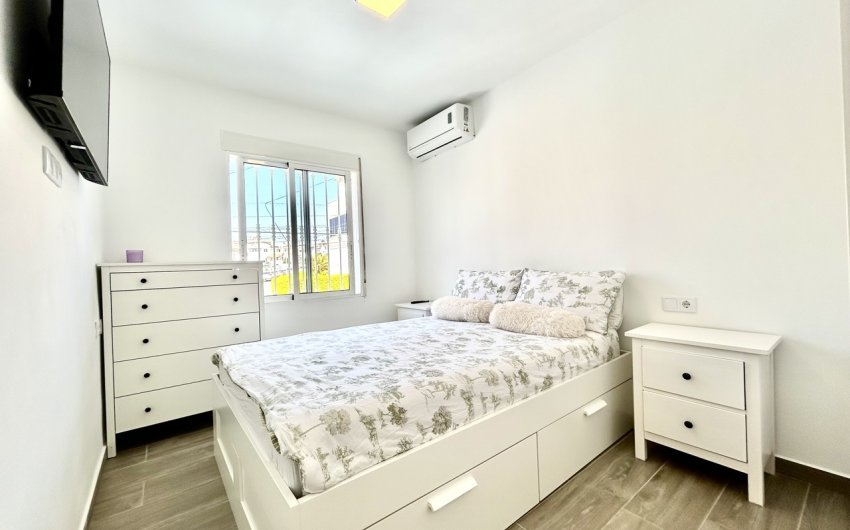 Revente - Villa -
Villamartin - Costa Blanca