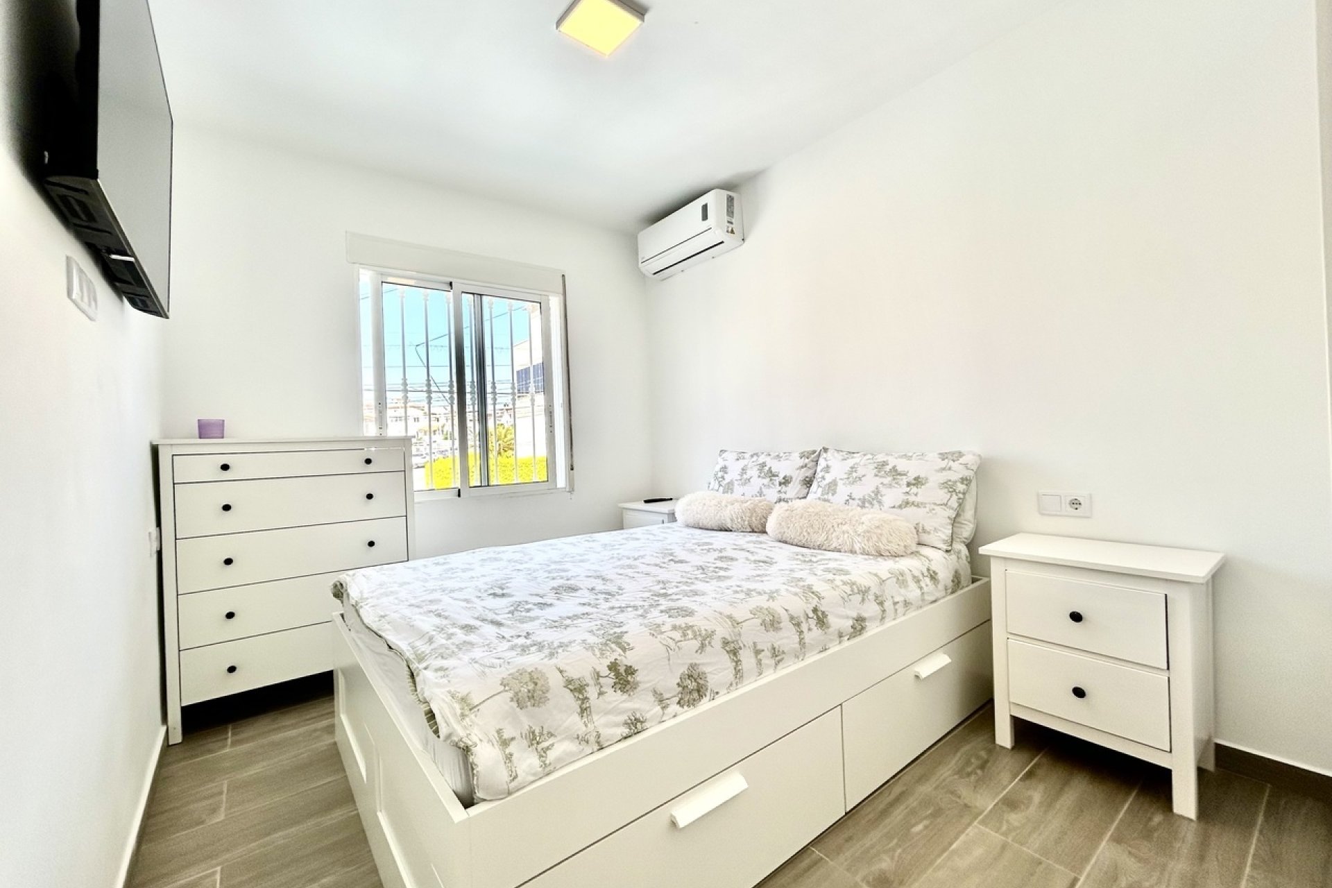 Revente - Villa -
Villamartin - Costa Blanca