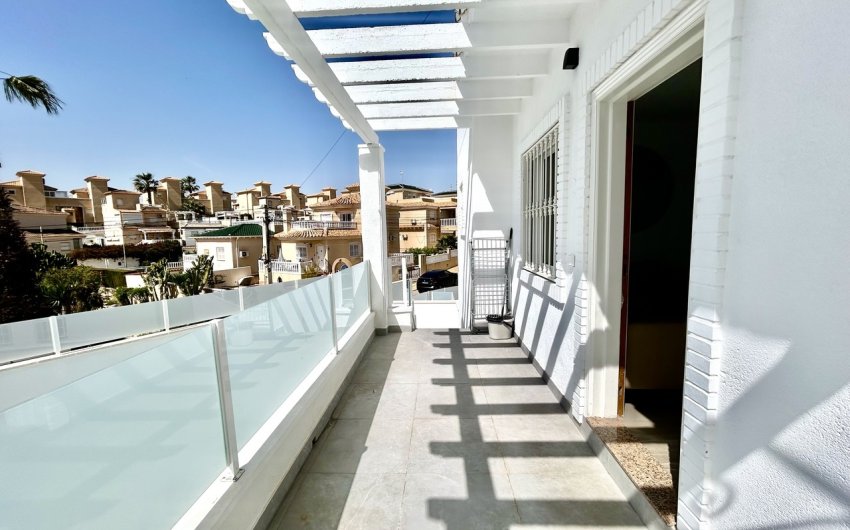 Revente - Villa -
Villamartin - Costa Blanca