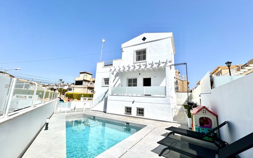Revente - Villa -
Villamartin - Costa Blanca