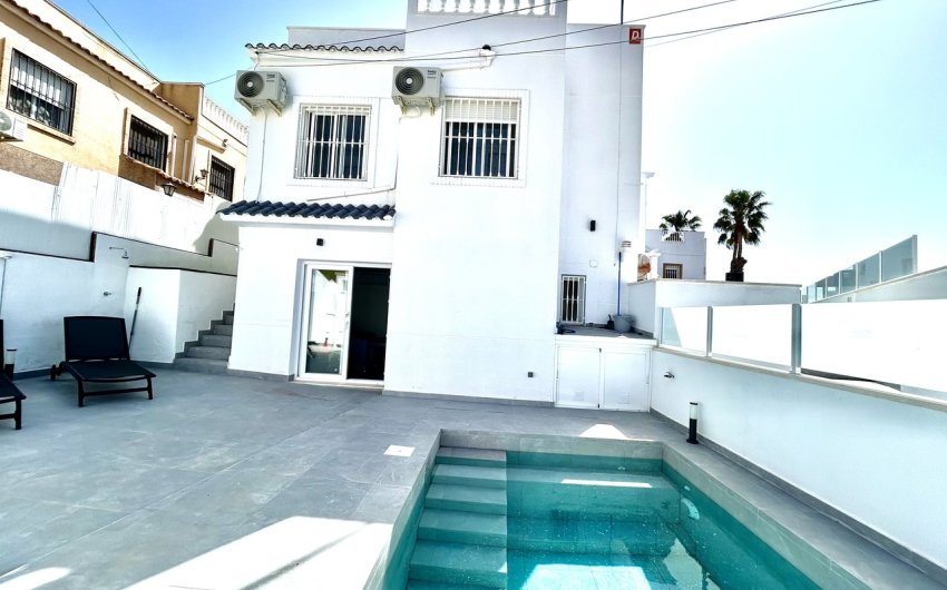 Revente - Villa -
Villamartin - Costa Blanca