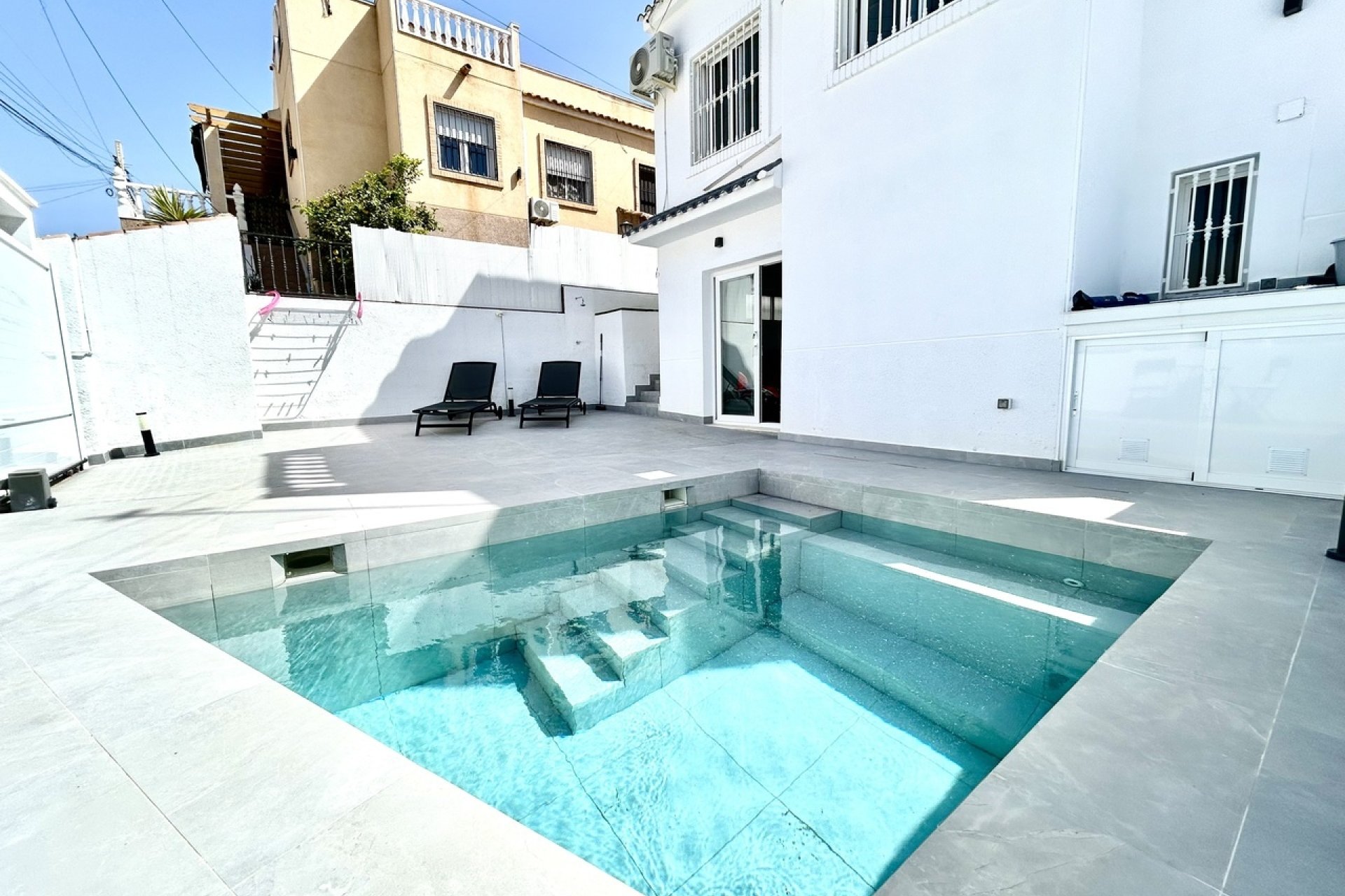 Revente - Villa -
Villamartin - Costa Blanca