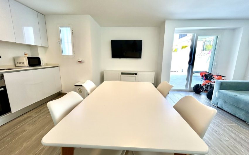 Revente - Villa -
Villamartin - Costa Blanca
