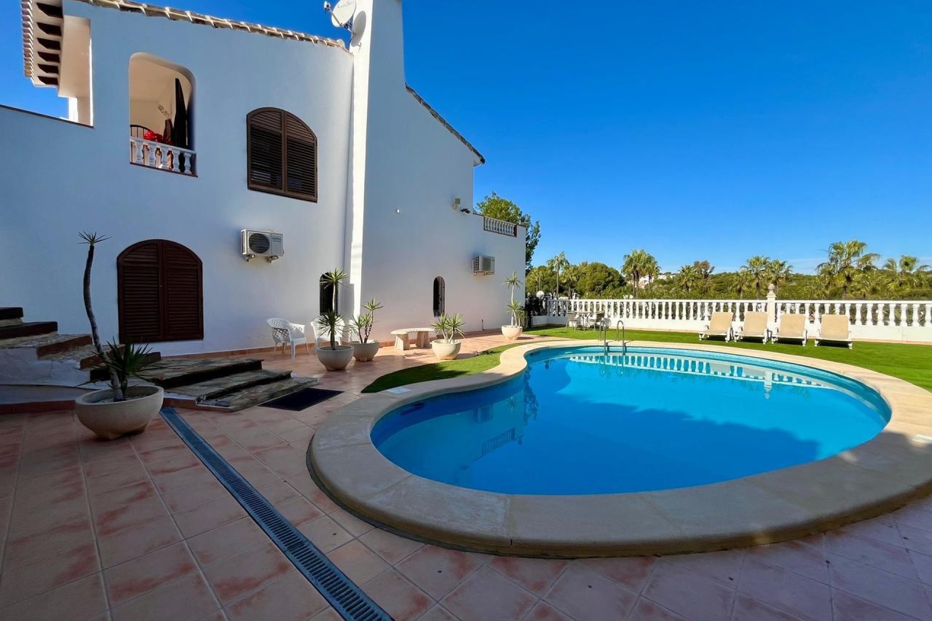 Revente - Villa -
Villamartin - Costa Blanca