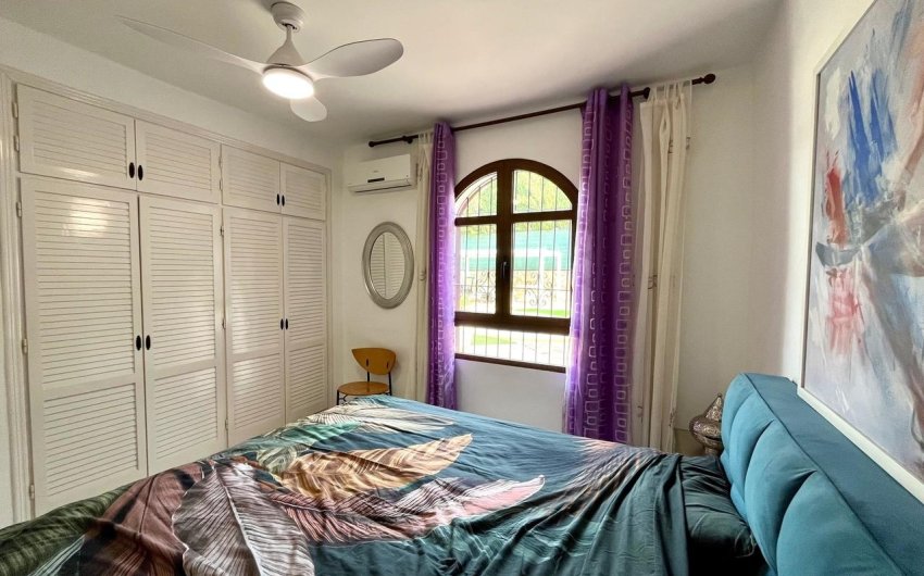 Revente - Villa -
Villamartin - Costa Blanca