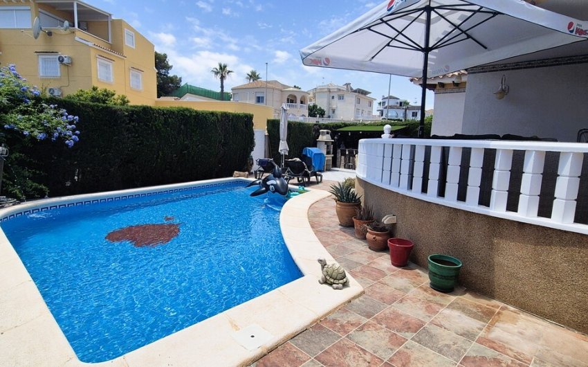 Revente - Villa -
Villamartin - Costa Blanca