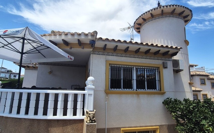 Revente - Villa -
Villamartin - Costa Blanca