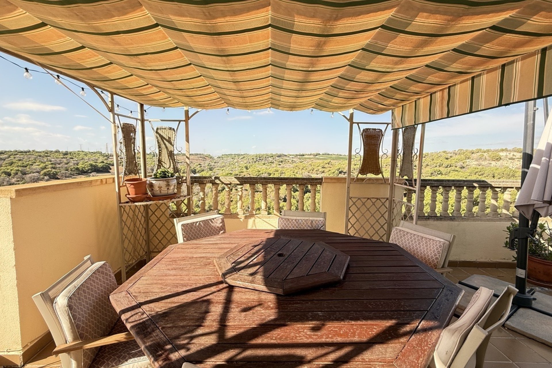 Revente - Villa -
Villamartin - Costa Blanca