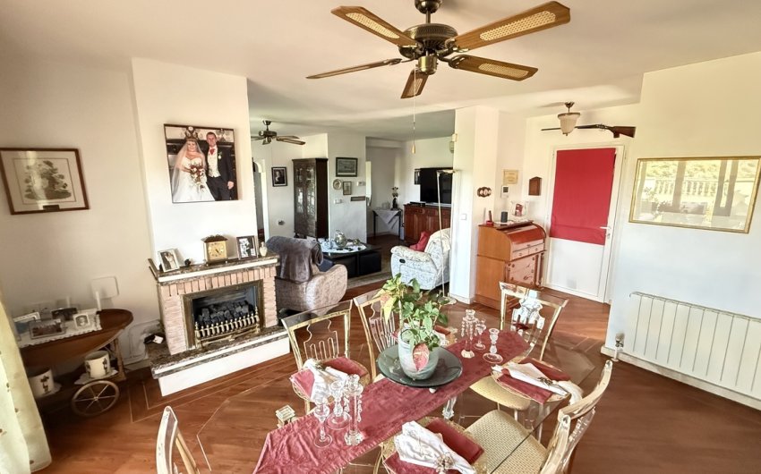 Revente - Villa -
Villamartin - Costa Blanca