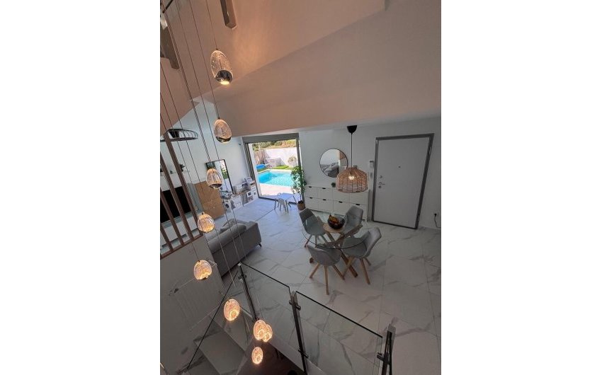 Revente - Villa -
Villamartin - Costa Blanca