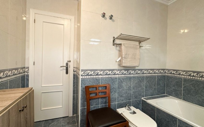 Revente - Villa -
Villamartin - Costa Blanca