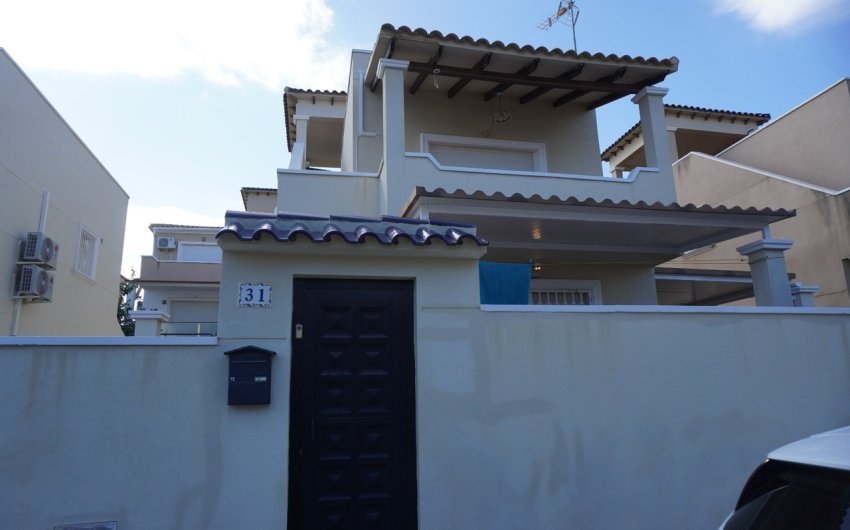 Revente - Villa -
Villamartin - Costa Blanca