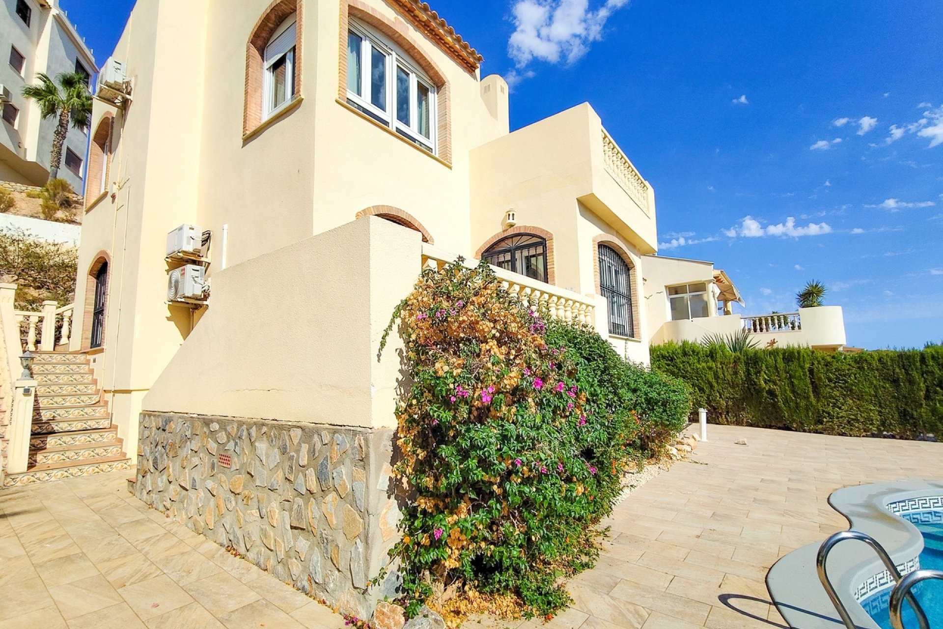 Revente - Villa -
Villamartin - Costa Blanca