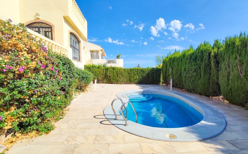Revente - Villa -
Villamartin - Costa Blanca