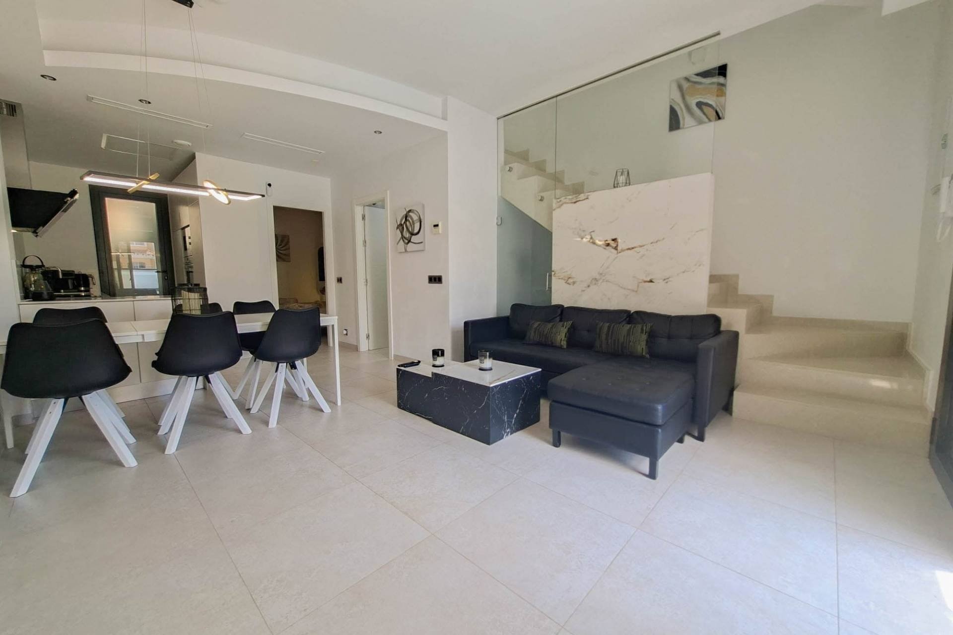 Revente - Villa -
Villamartin - Costa Blanca