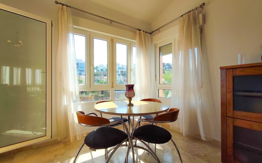 Revente - Villa -
Villamartin - Costa Blanca