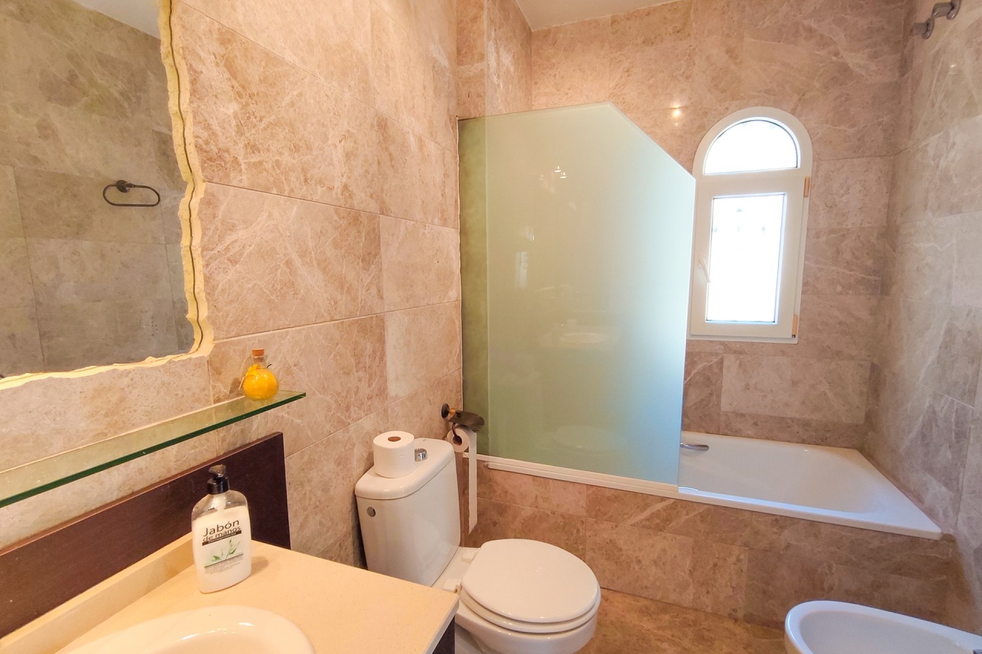 Revente - Villa -
Villamartin - Costa Blanca
