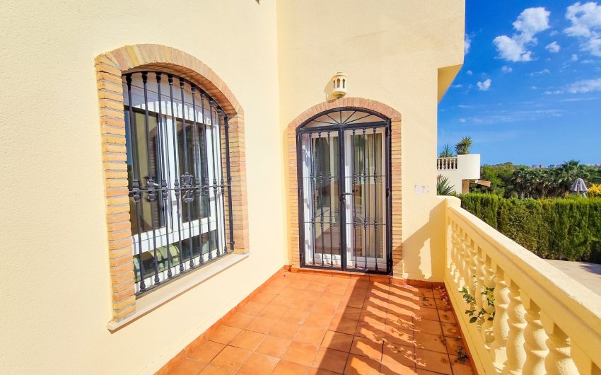 Revente - Villa -
Villamartin - Costa Blanca