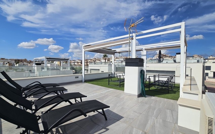 Revente - Villa -
Villamartin - Costa Blanca