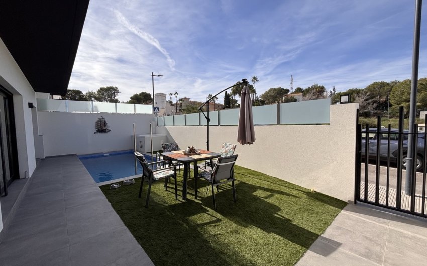 Revente - Villa -
Villamartin - Costa Blanca