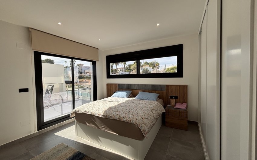 Revente - Villa -
Villamartin - Costa Blanca