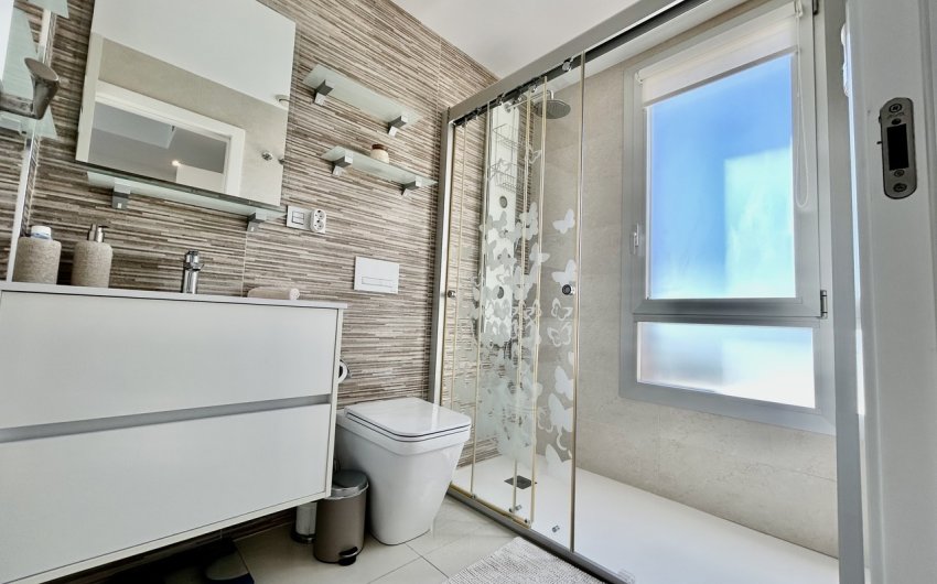 Revente - Villa -
Villamartin - Costa Blanca