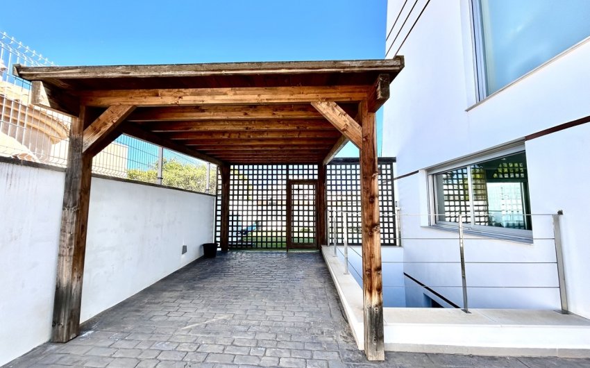 Revente - Villa -
Villamartin - Costa Blanca