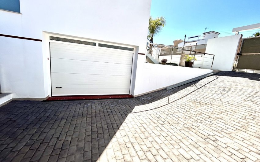 Revente - Villa -
Villamartin - Costa Blanca