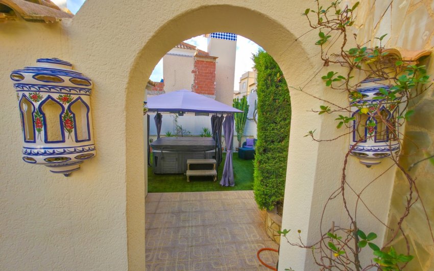 Revente - Villa -
Villamartin - Costa Blanca