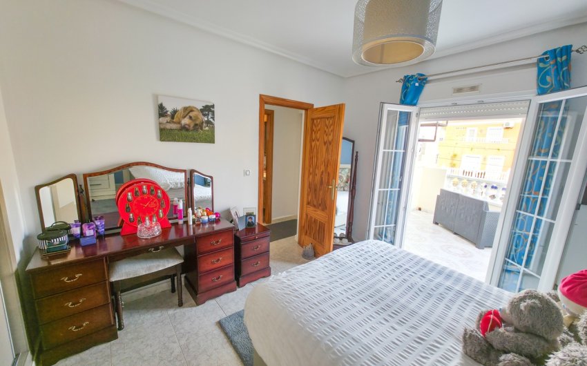 Revente - Villa -
Villamartin - Costa Blanca