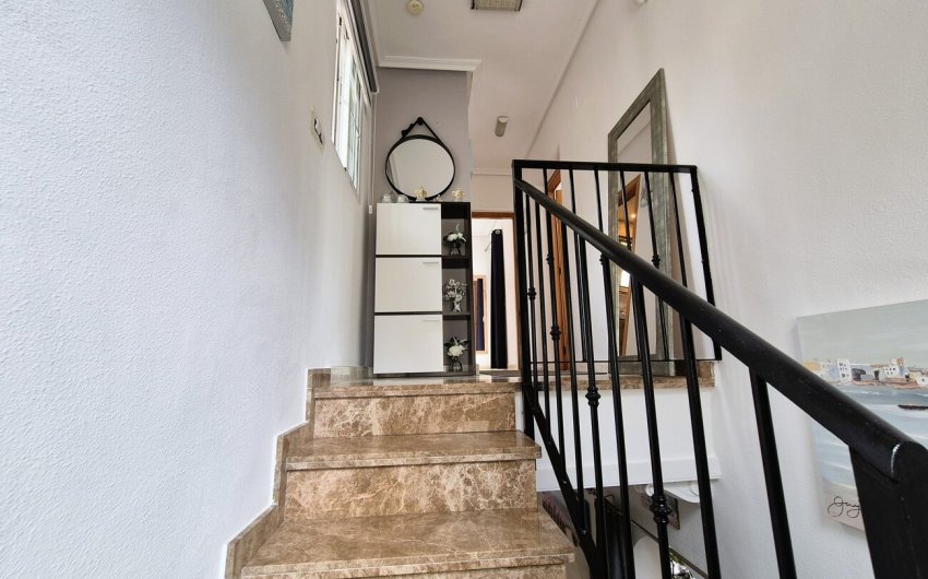 Revente - Villa -
Villamartin - Costa Blanca