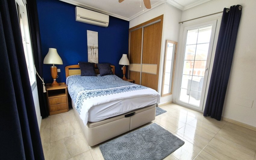 Revente - Villa -
Villamartin - Costa Blanca